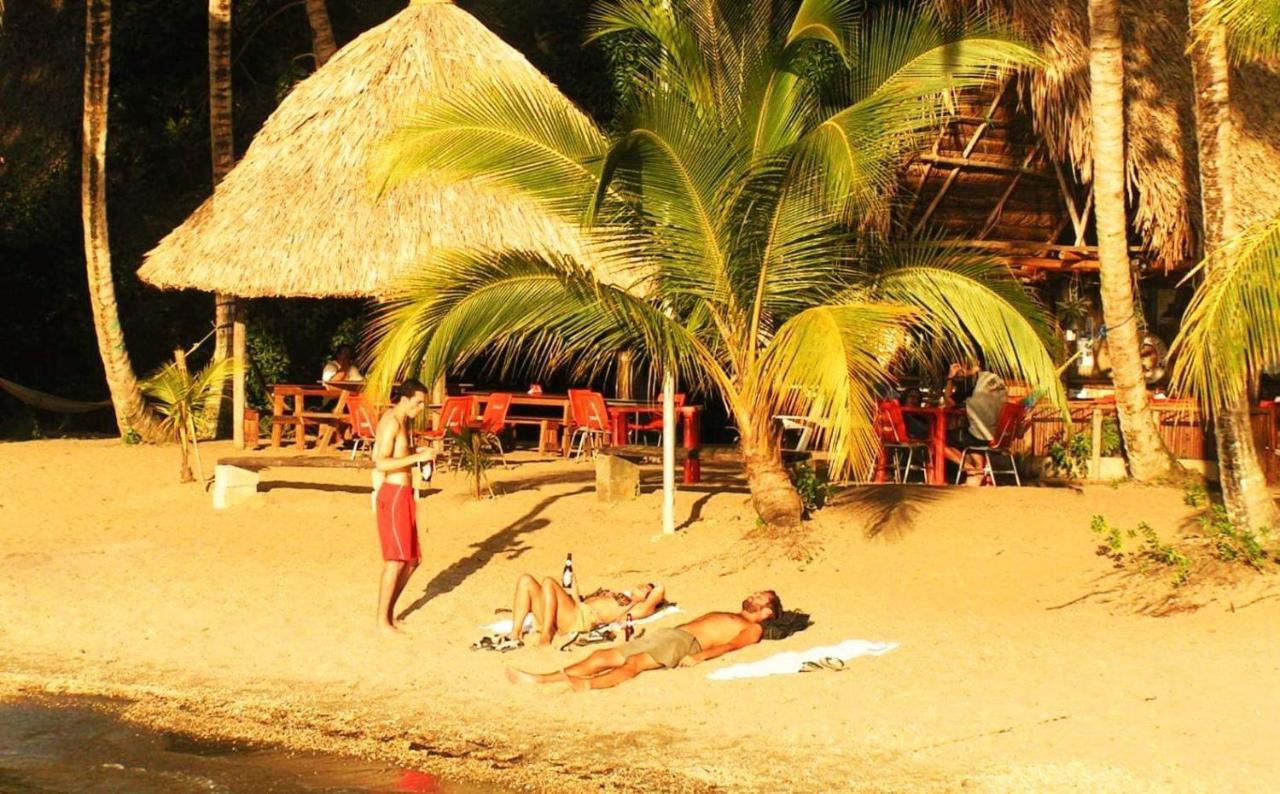 Denny'S Beach Resort Hotel Mariscos Exterior photo
