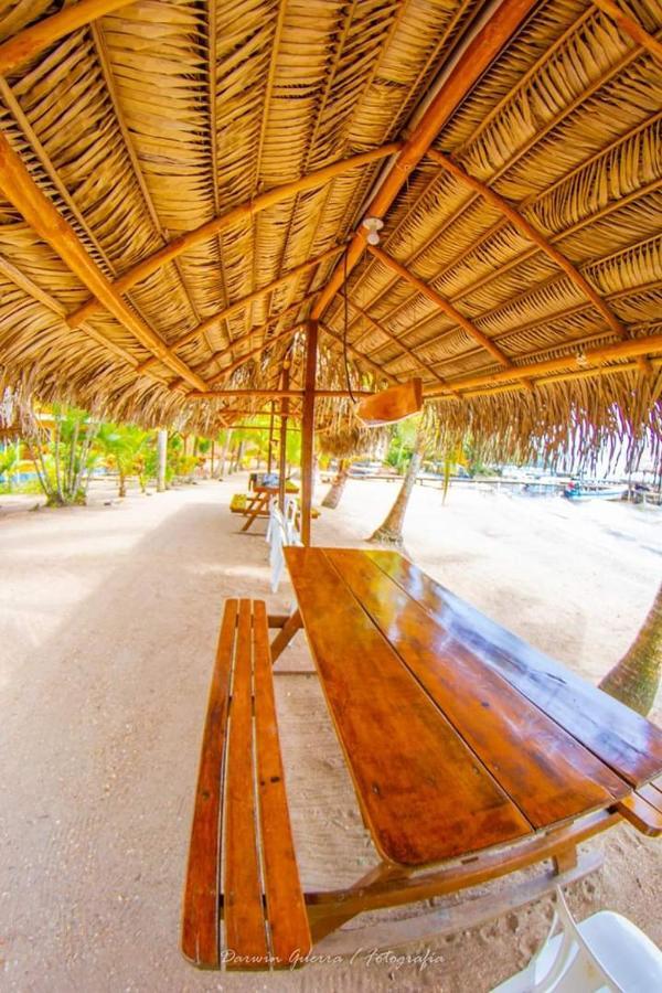 Denny'S Beach Resort Hotel Mariscos Exterior photo